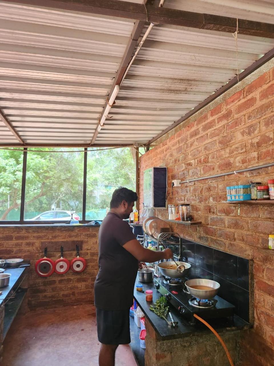 Nebula Nest Cafe & Hostel Auroville Exterior foto